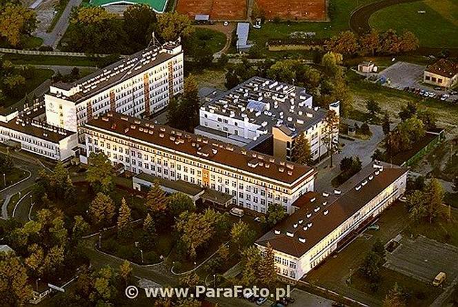 Stalowa Wola . Szpital powiatowy zdjęcie lotnicze wykonane z paralotni 